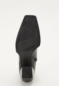 Vagabond Shoemakers Alina Heel Classic Leather Boots