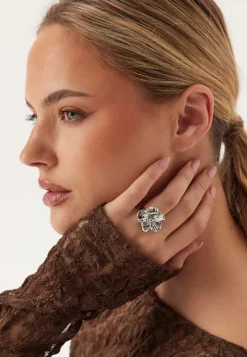 BY JOLIMA Daisy Ring