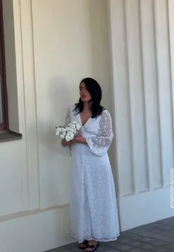 Bubbleroom Occasion Embroidered Midi Dress