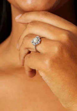 LILY AND ROSE Emily Pearl Ring