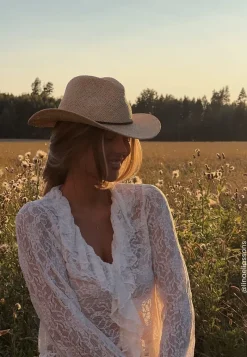 BUBBLEROOM Frill Lace Blouse