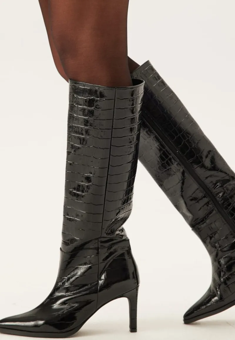 MAKE WAY Knee High Leather Boot