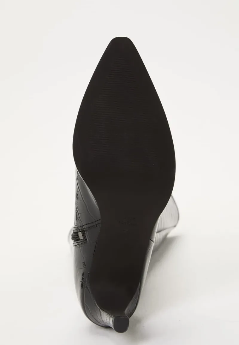 MAKE WAY Knee High Leather Boot