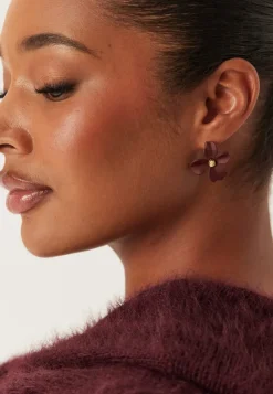 BY JOLIMA Lilly Flower Earring