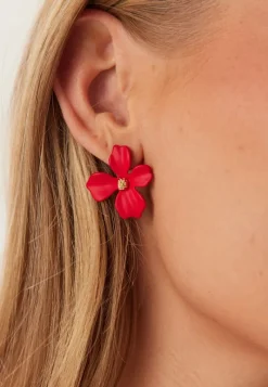 BY JOLIMA Lilly Flower Earring