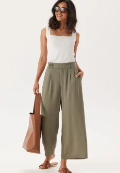 Happy Holly Linen Pants