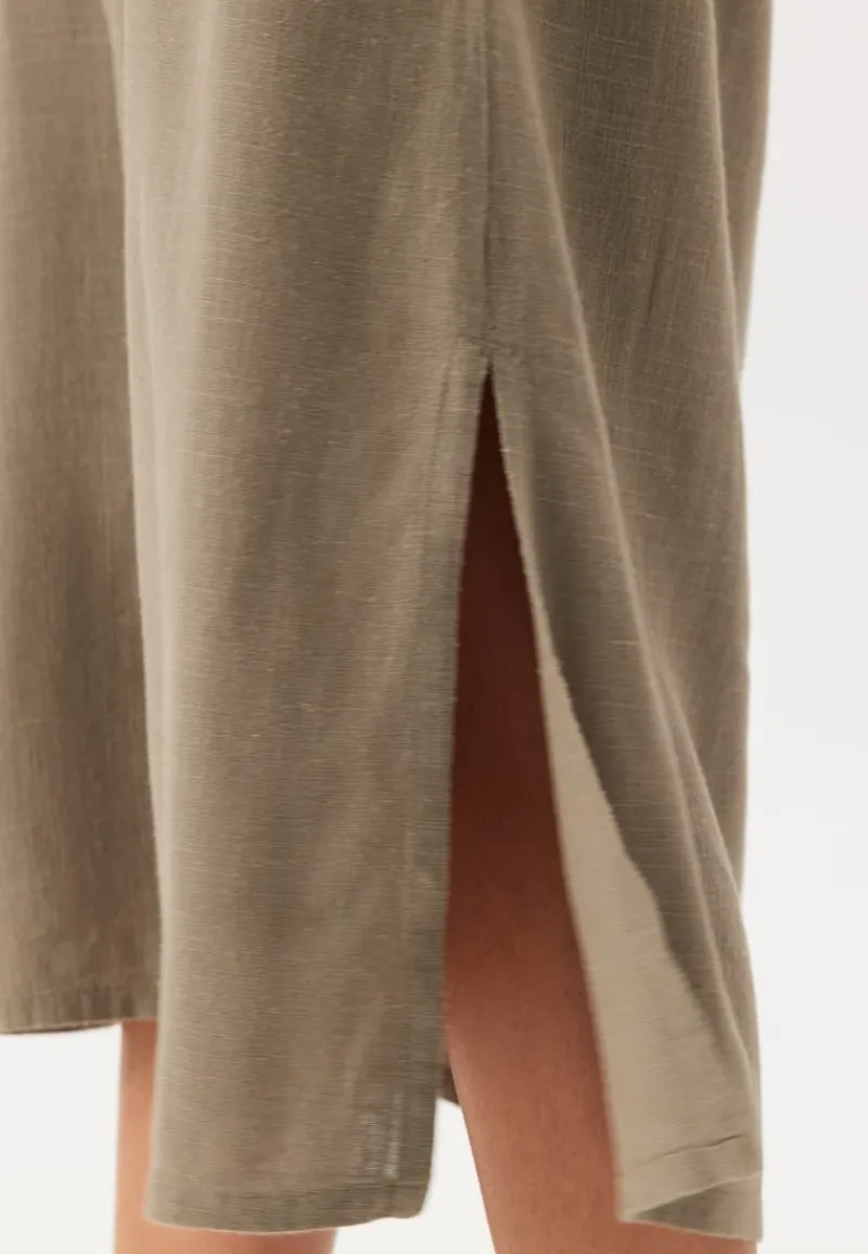 Happy Holly Linen Shirt Dress