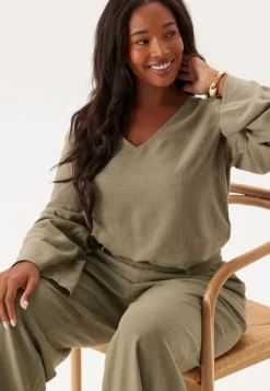 Happy Holly Linen Wide Sleeve Blouse