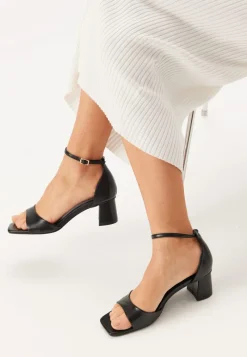 BUBBLEROOM Low Heel Sandal