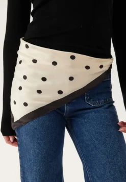 Pieces Pcdonnie Square Scarf