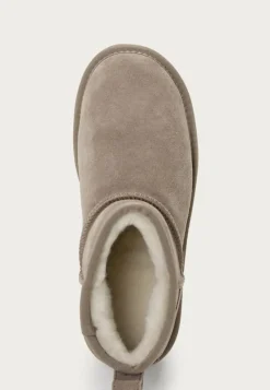 Colors of California Platform Winter Boot In Suede