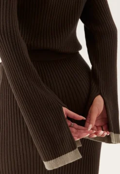 BUBBLEROOM Round Neck Rib Knitted Maxi Dress