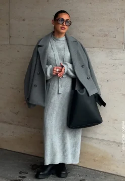 BUBBLEROOM Round Neck Rib Knitted Midi Dress