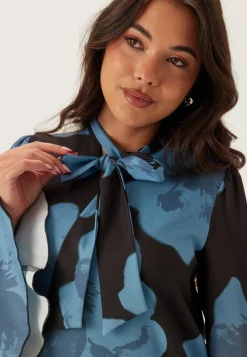 BUBBLEROOM Scarf L/S Dress