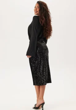 Happy Holly Sequin Trumpet Sleeve Midi Dress