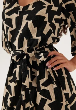 Happy Holly Structured Puff Sleeve Midi Dress