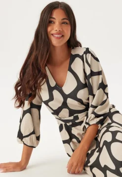 Happy Holly Structured Puff Sleeve Midi Dress