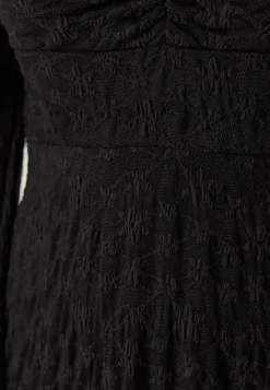 BUBBLEROOM Sweetheart Short Lace Dress