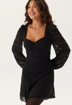 BUBBLEROOM Sweetheart Short Lace Dress