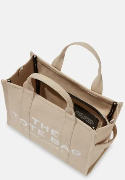 Marc Jacobs The Medium Traveler Tote
