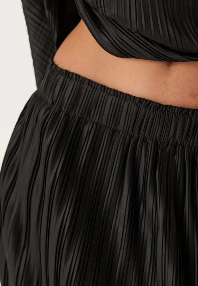YAS riva Hw Midi Skirt
